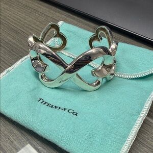Tiffany & Co. Polished Silver Heart Infinity Bracelet - Silver